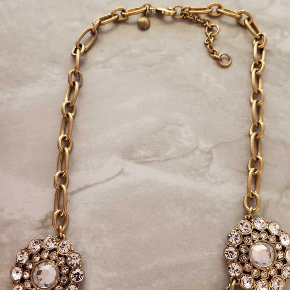 ✨ J.Crew Classic Rhinestones Pave Crystal Medallion Statement Necklace ✨ - Picture 3 of 12